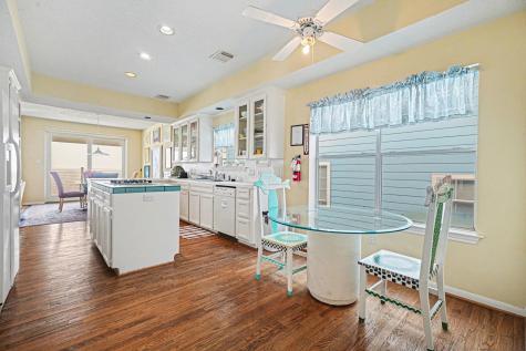 503 Bay Avenue Kemah TX 77565