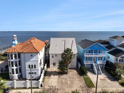 503 Bay Avenue Kemah TX 77565