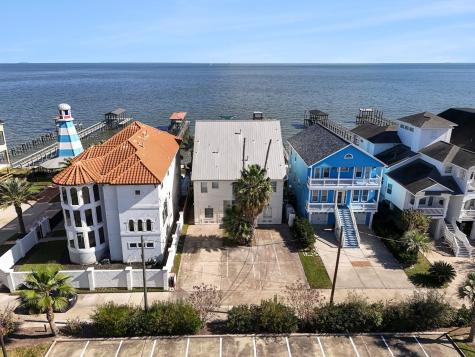 503 Bay Avenue Kemah TX 77565