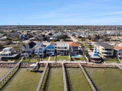 503 Bay Avenue Kemah TX 77565
