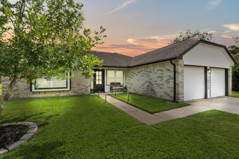 16910 Square Rigger Lane Friendswood TX 77546