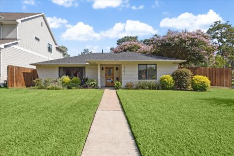2102 Du Barry Lane Houston TX 77018
