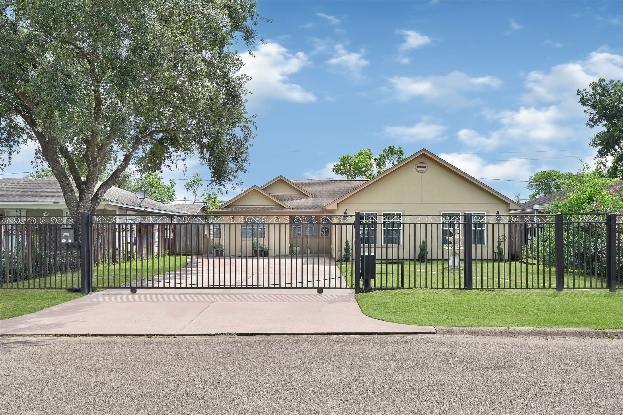 5227 Falvey Street Houston TX 77017