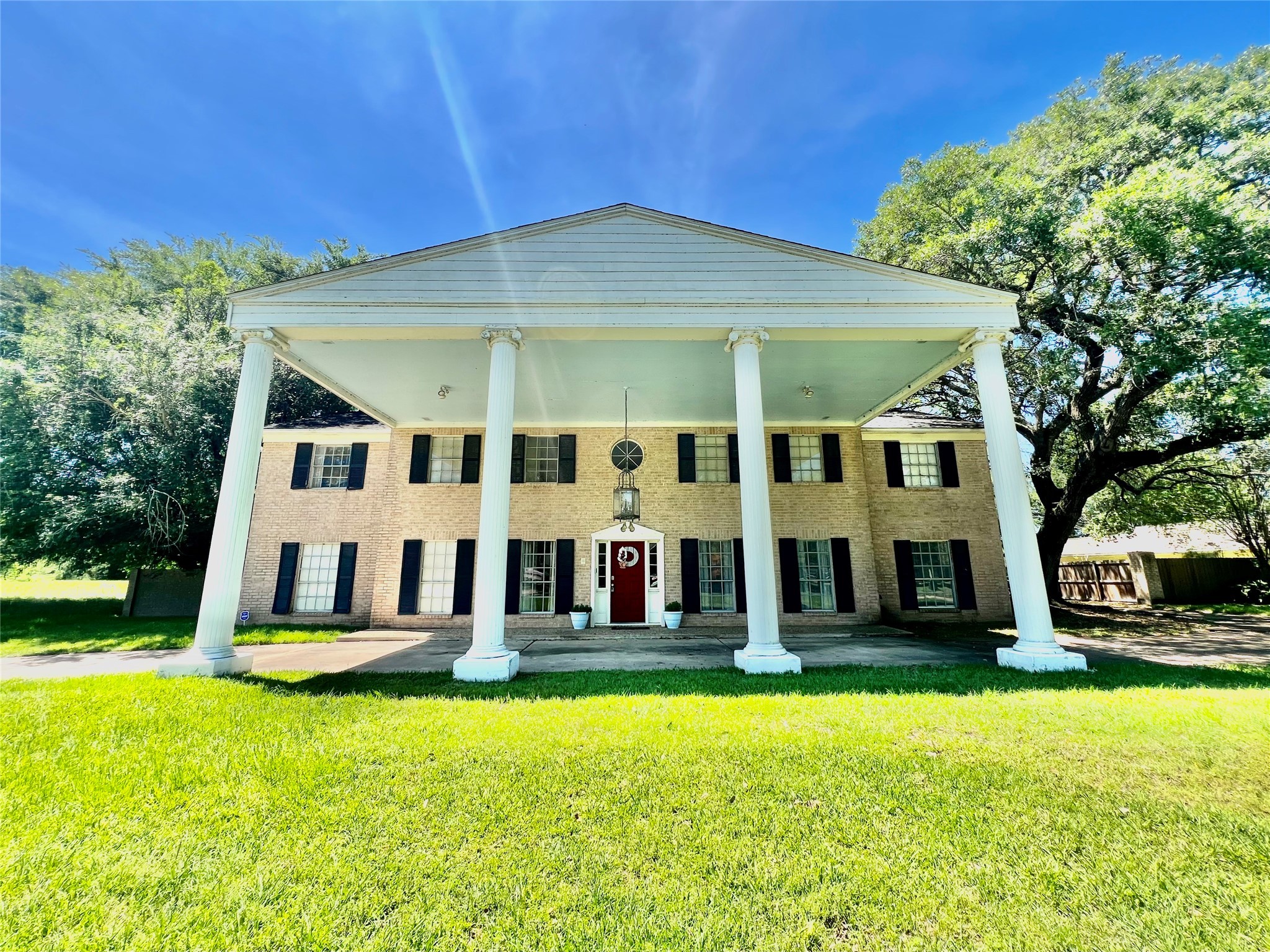 5001 Lakeside Drive Liberty TX 77575