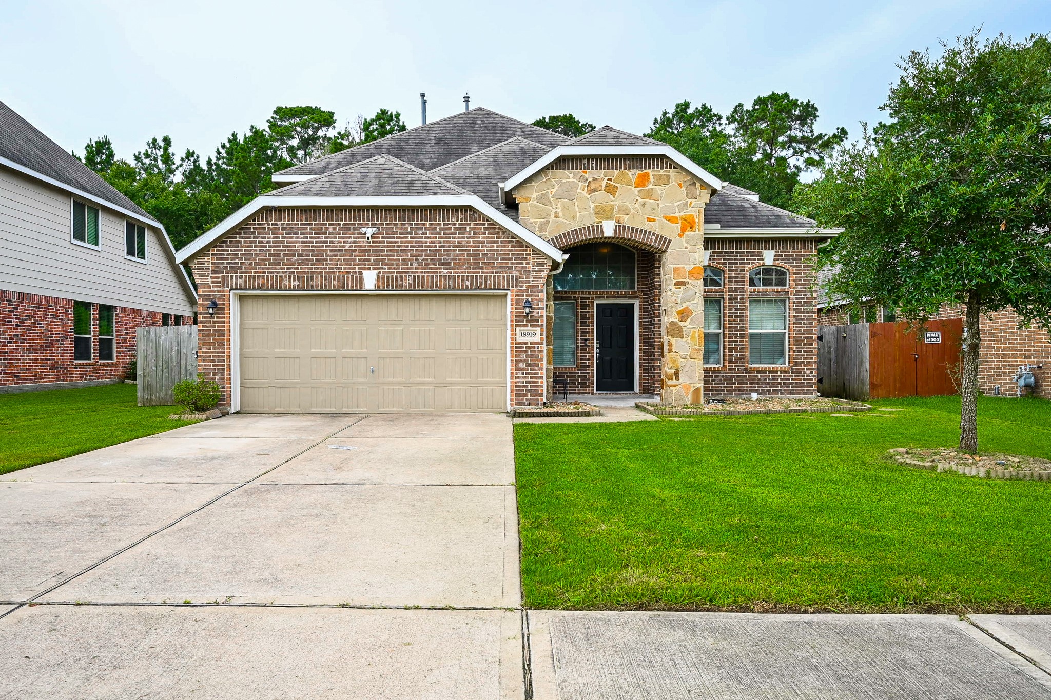 18919 S Sapling Oaks Place Magnolia TX 77355