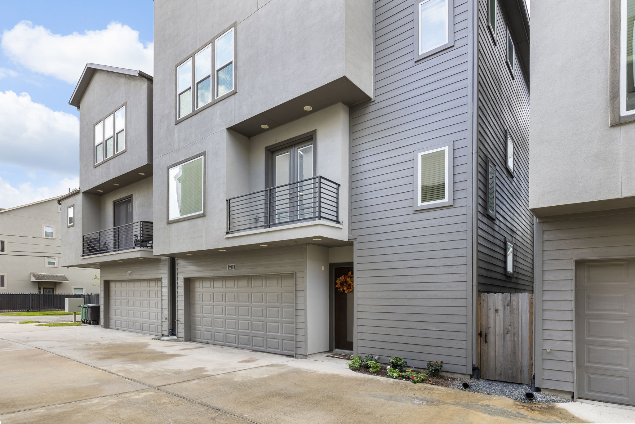 5718 Petty Street Houston TX 77007