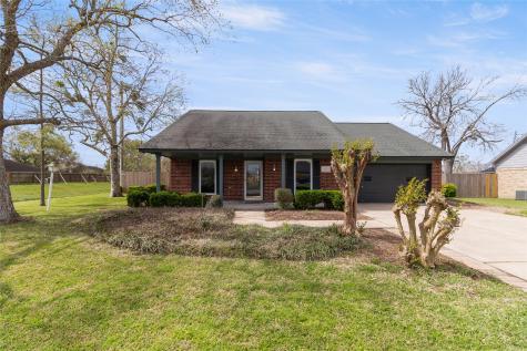 430 Walnut Street Lake Jackson TX 77566