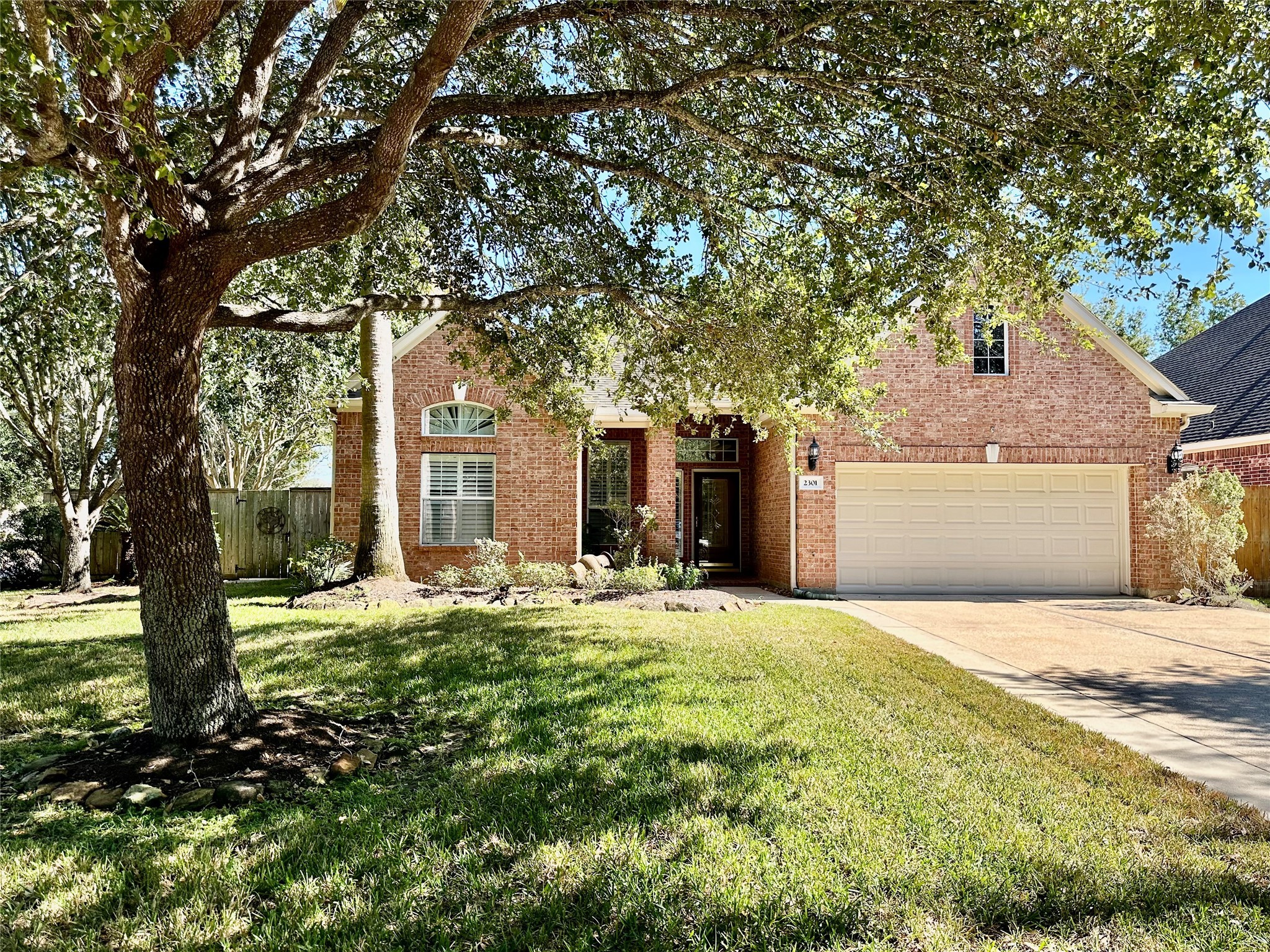 2301 S Venice Drive Pearland TX 77581