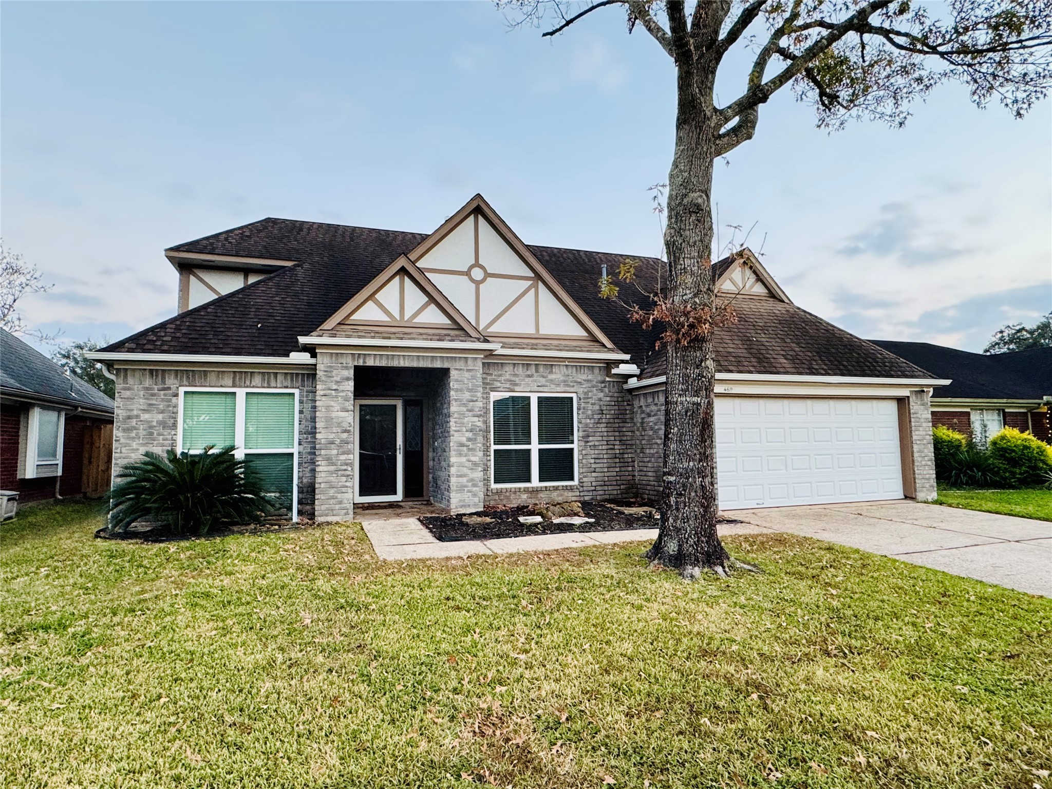 4611 Five Knolls Drive Friendswood TX 77546
