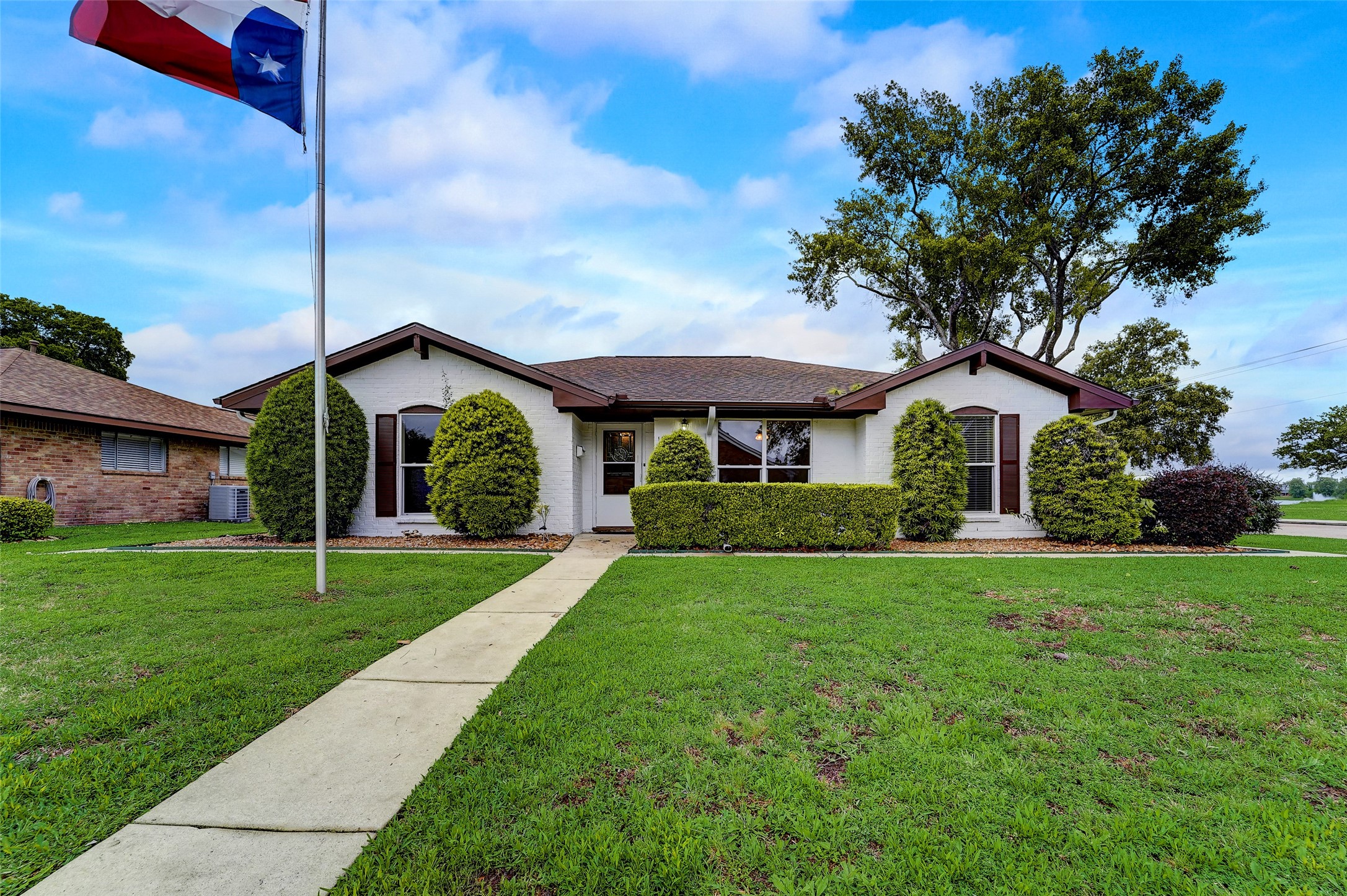 16111 Diana Lane Houston TX 77062