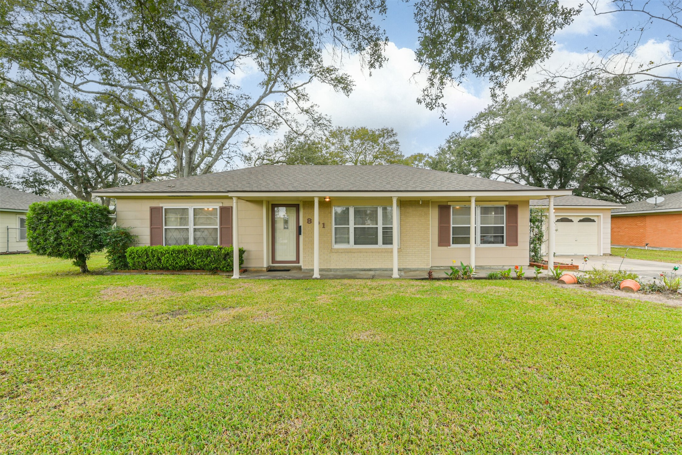 801 Trochta Street El Campo TX 77437