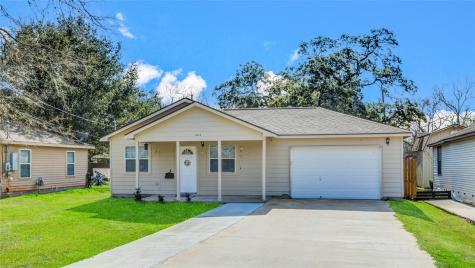 1013 Meyers Street Clute TX 77531