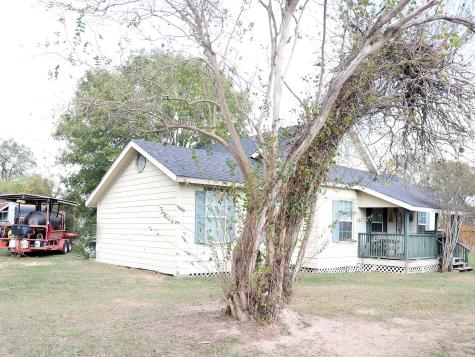 10844 Highway 159 E Bellville TX 77418