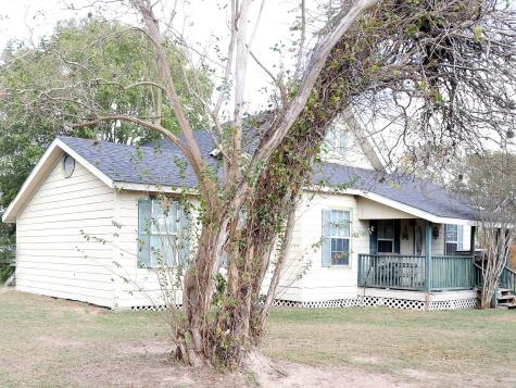 10844 Highway 159 E Bellville TX 77418