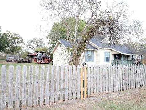 10844 Highway 159 E Bellville TX 77418