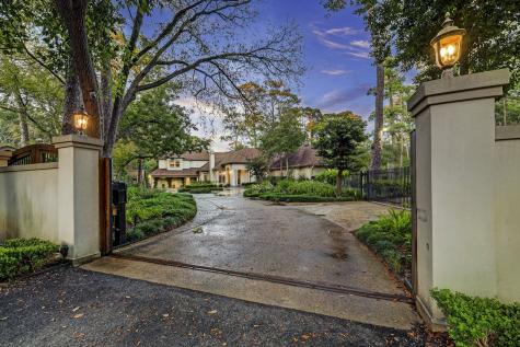 612 Little John Lane Houston TX 77024