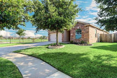 9450 Sapphire Creek Lane Rosharon TX 77583