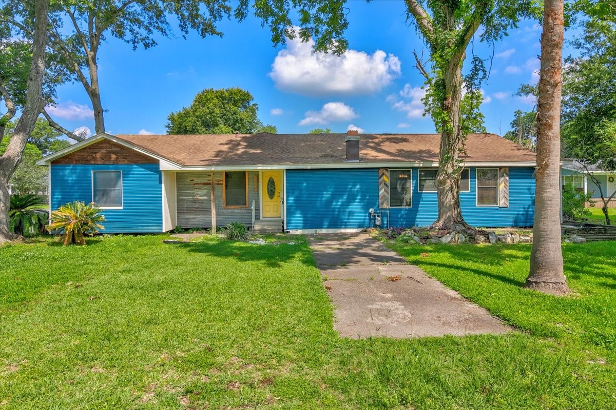 6805 Washington Street Groves TX 77619