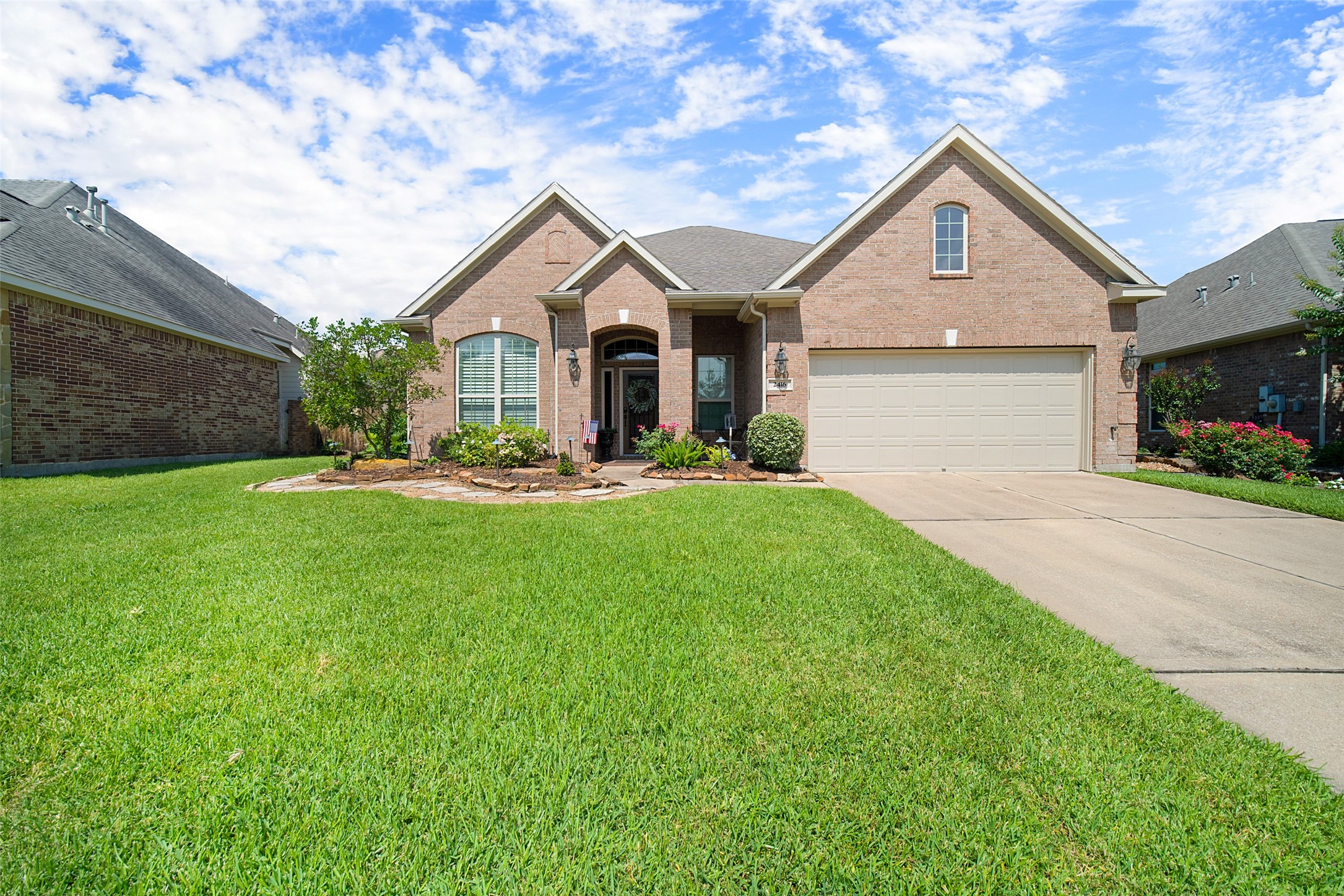 2416 W Tuschman Pearland TX 77581