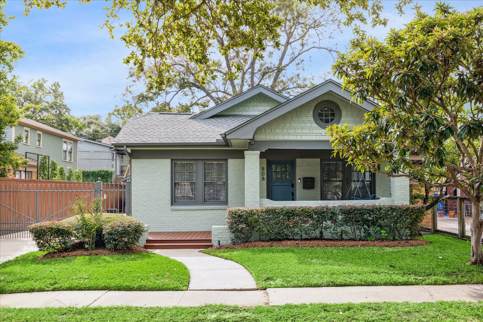 808 W Temple Street Houston TX 77009