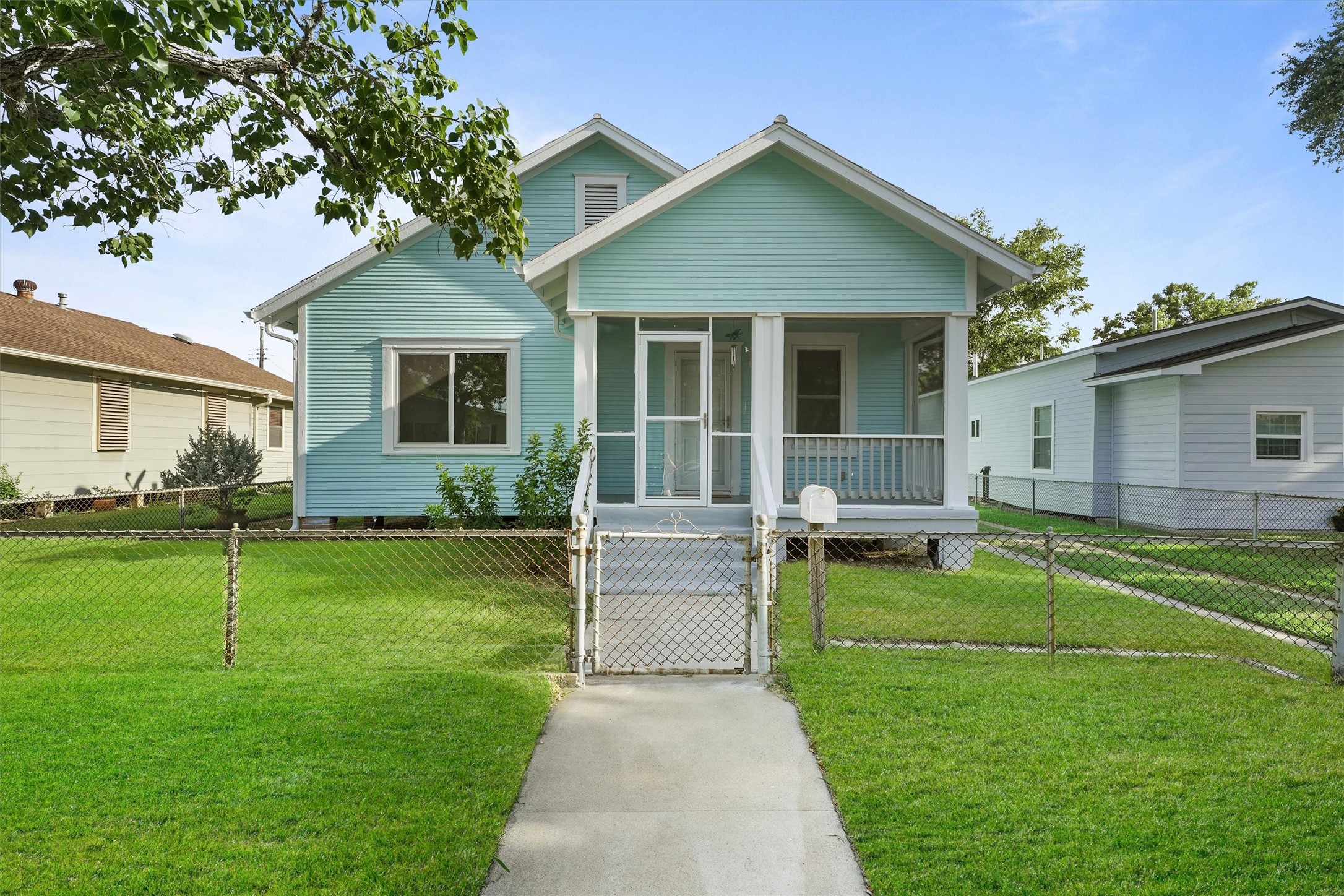 4924 Avenue Q Galveston TX 77551