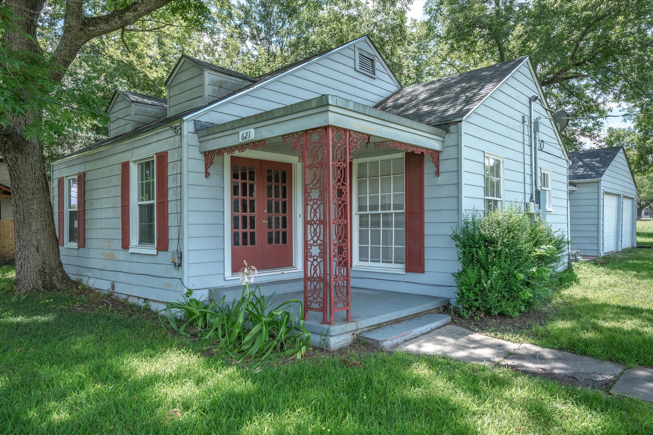 621 N Florence Street Grand Saline TX 75140