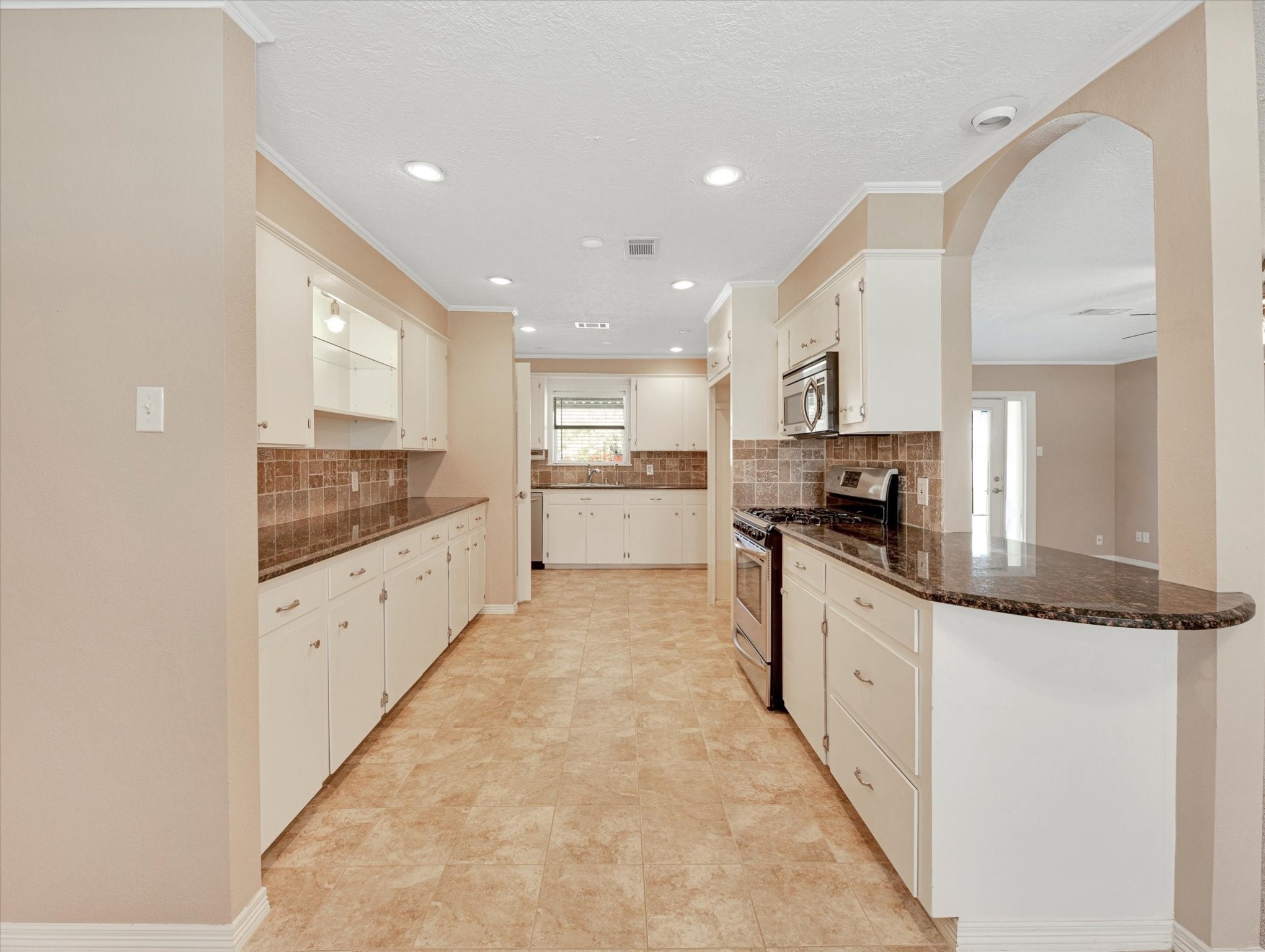 201 Dora Street Cleveland TX 77328
