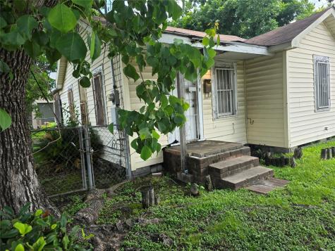 1609 Cavalcade Street Houston TX 77009
