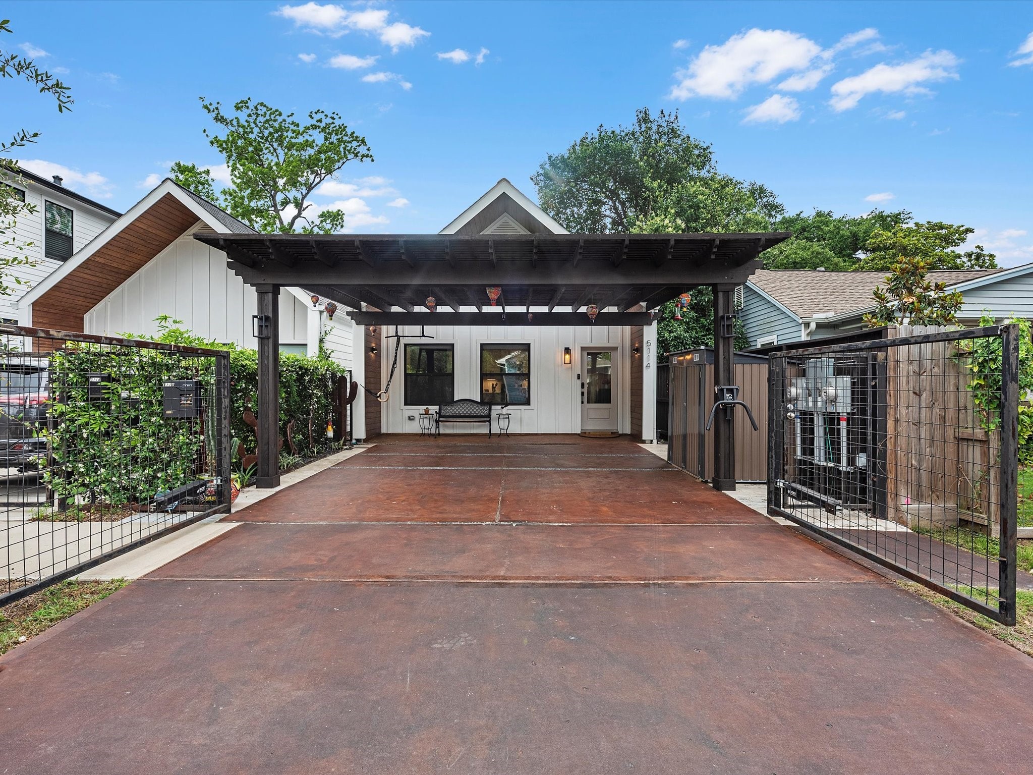 5114 Cochran Street Houston TX 77009
