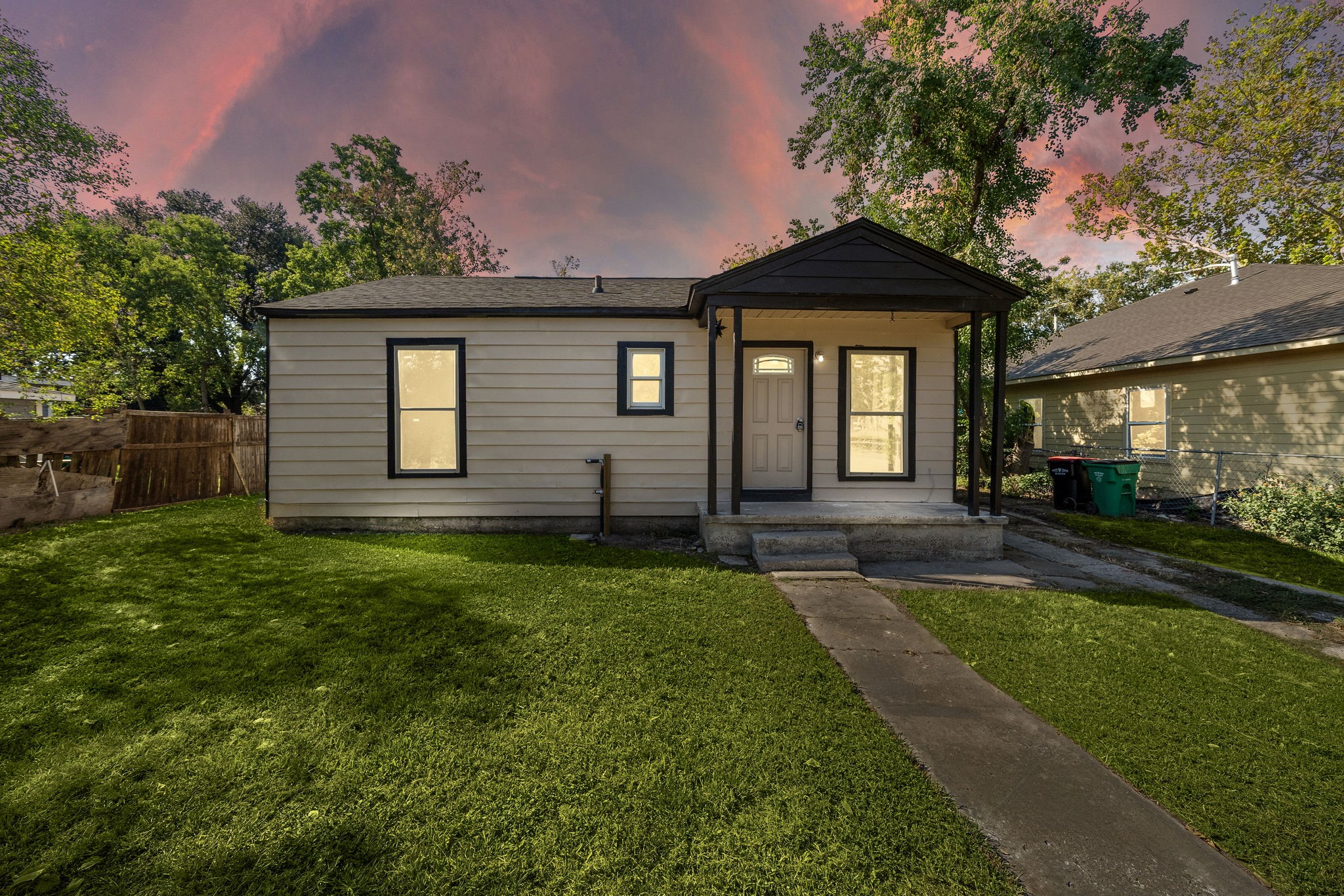 325 Briarwood Drive Baytown TX 77520