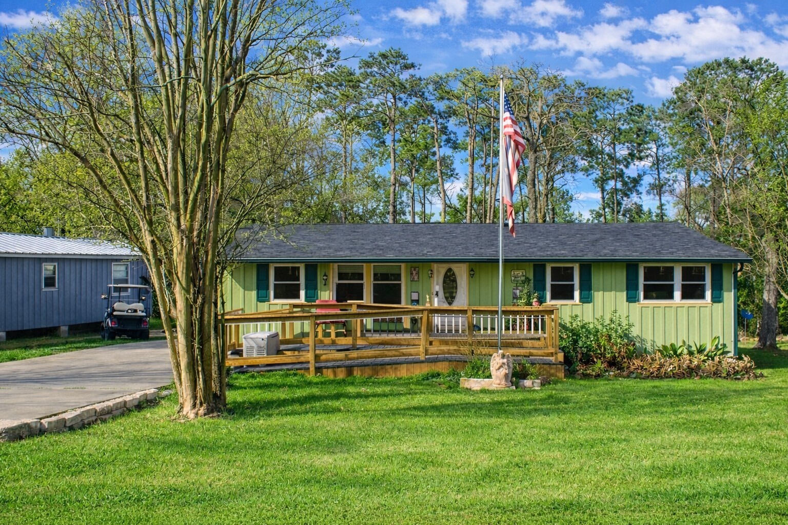 204 Lakeview Drive Onalaska TX 77360