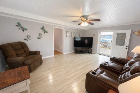 204 Lakeview Drive Onalaska TX 77360