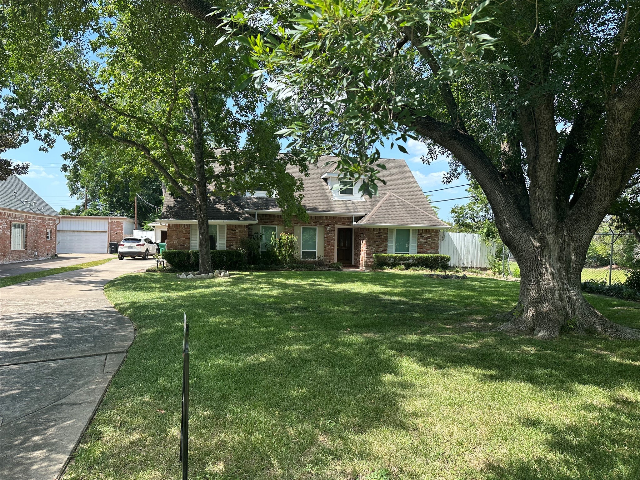 5702 Braesheather Drive Houston TX 77096