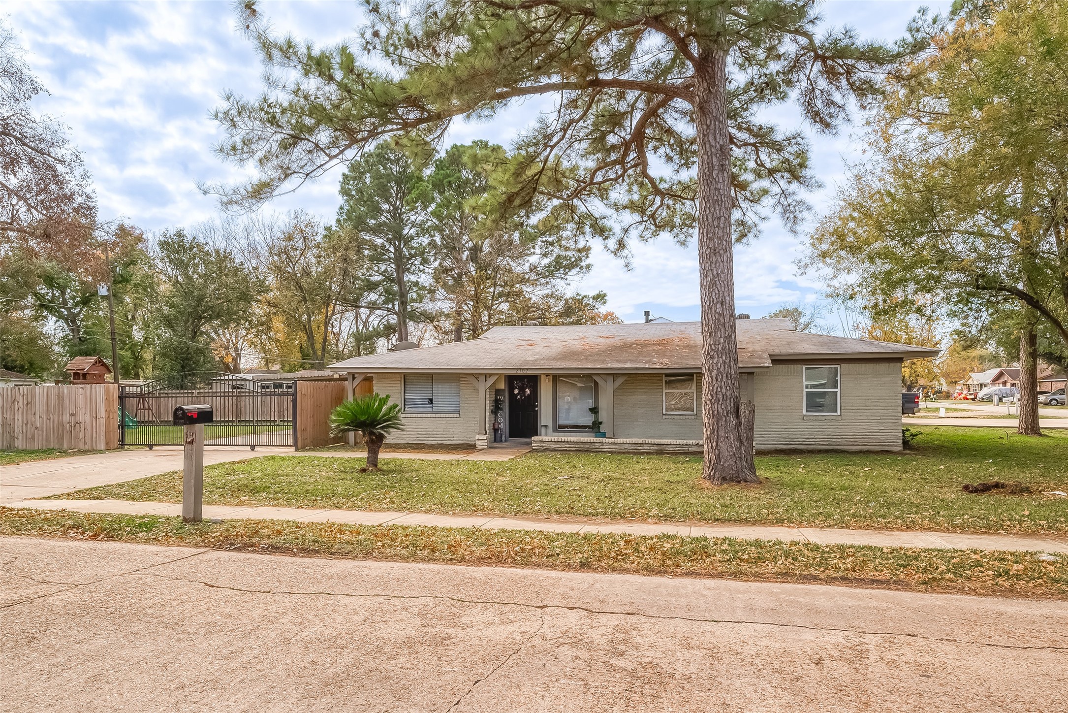 2102 Main Street South Houston TX 77587