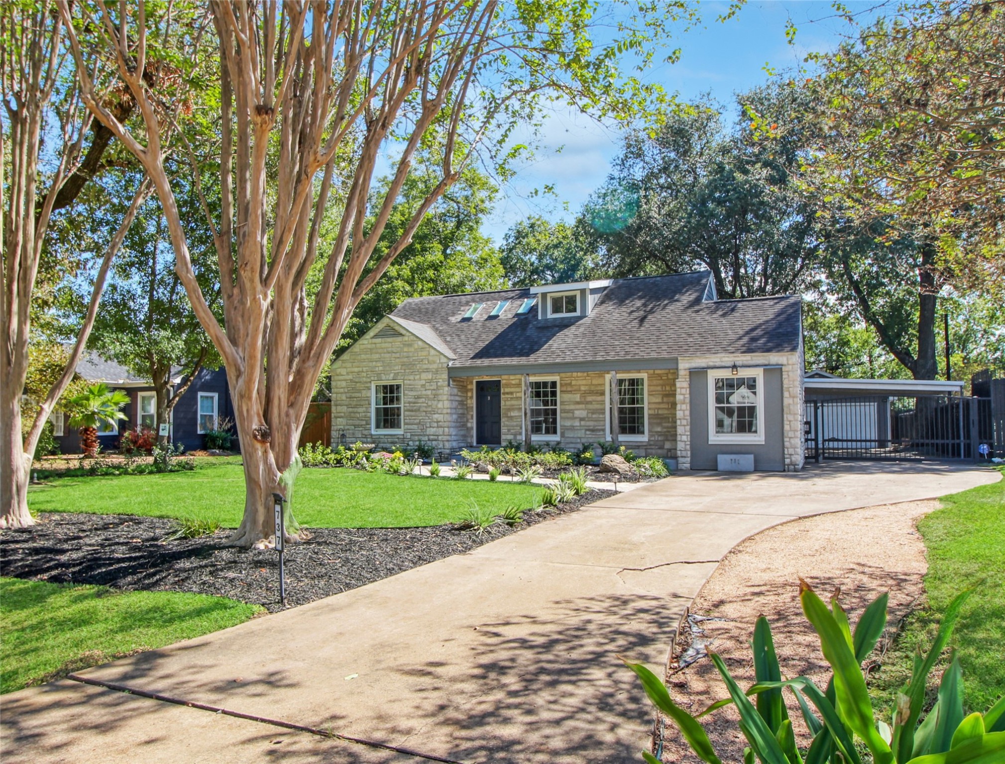 737 Sue Barnett Drive Houston TX 77018