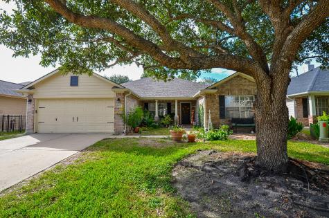 900 Victoria Lakes Drive Katy TX 77493