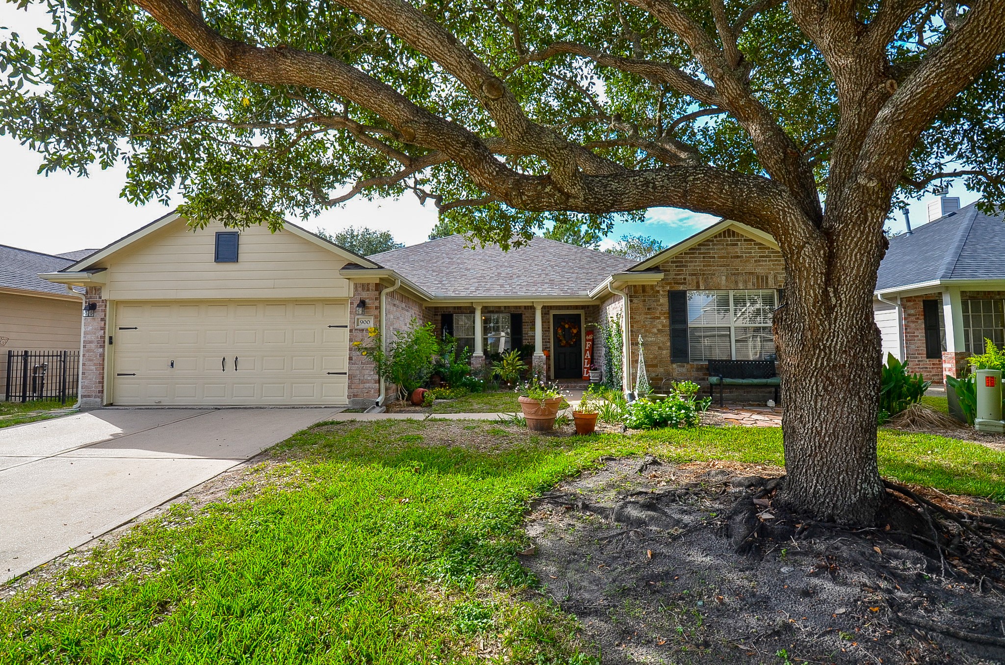 900 Victoria Lakes Drive Katy TX 77493
