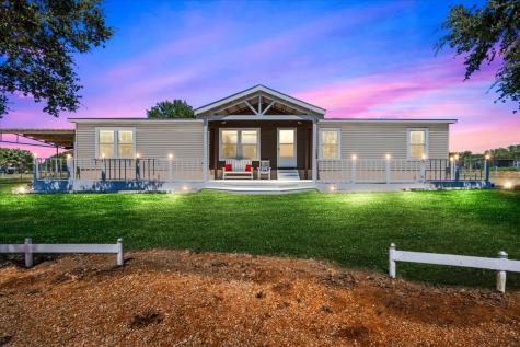291 Parkfield Drive Pleasanton TX 78064