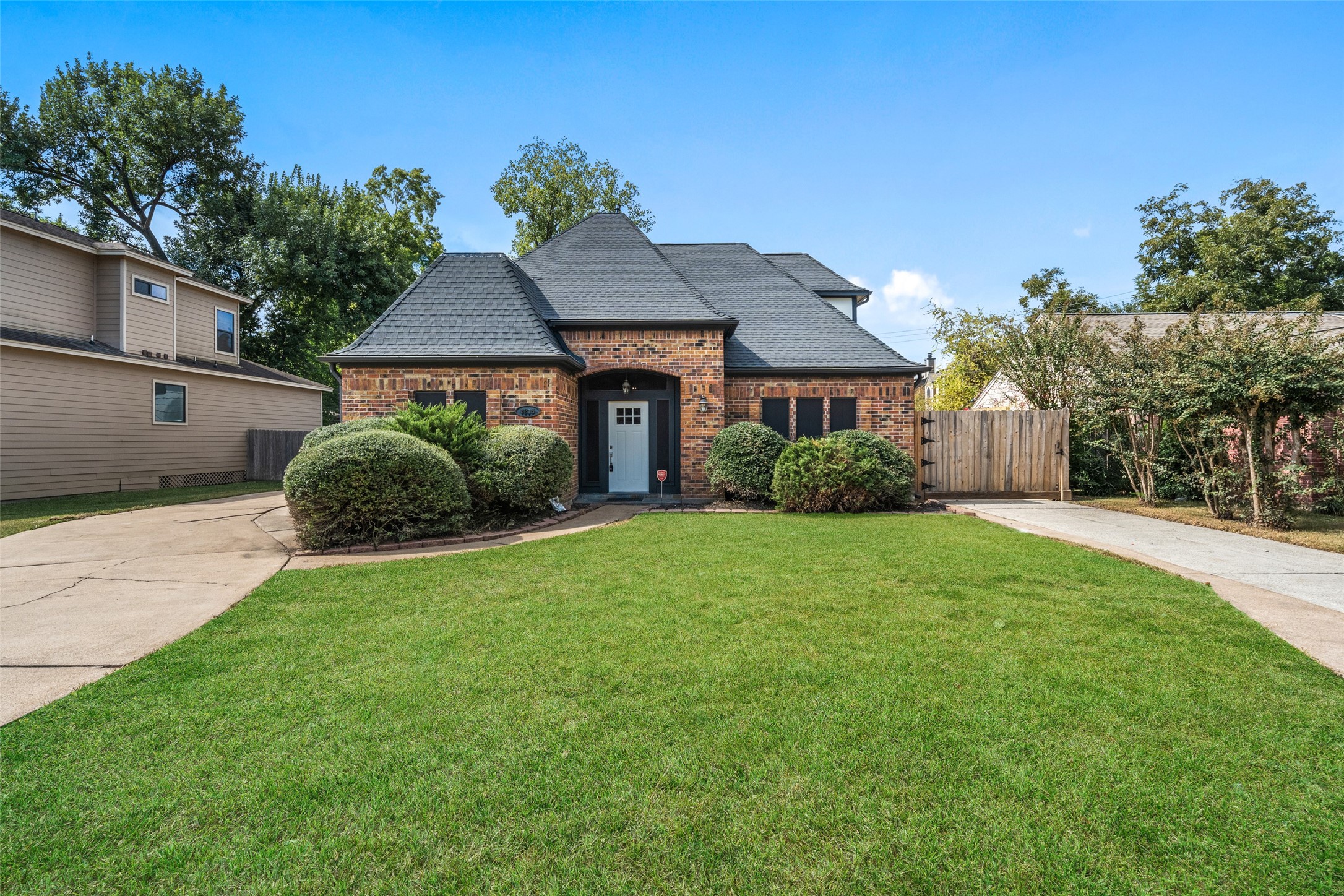 6215 Ash Oak Drive Houston TX 77091