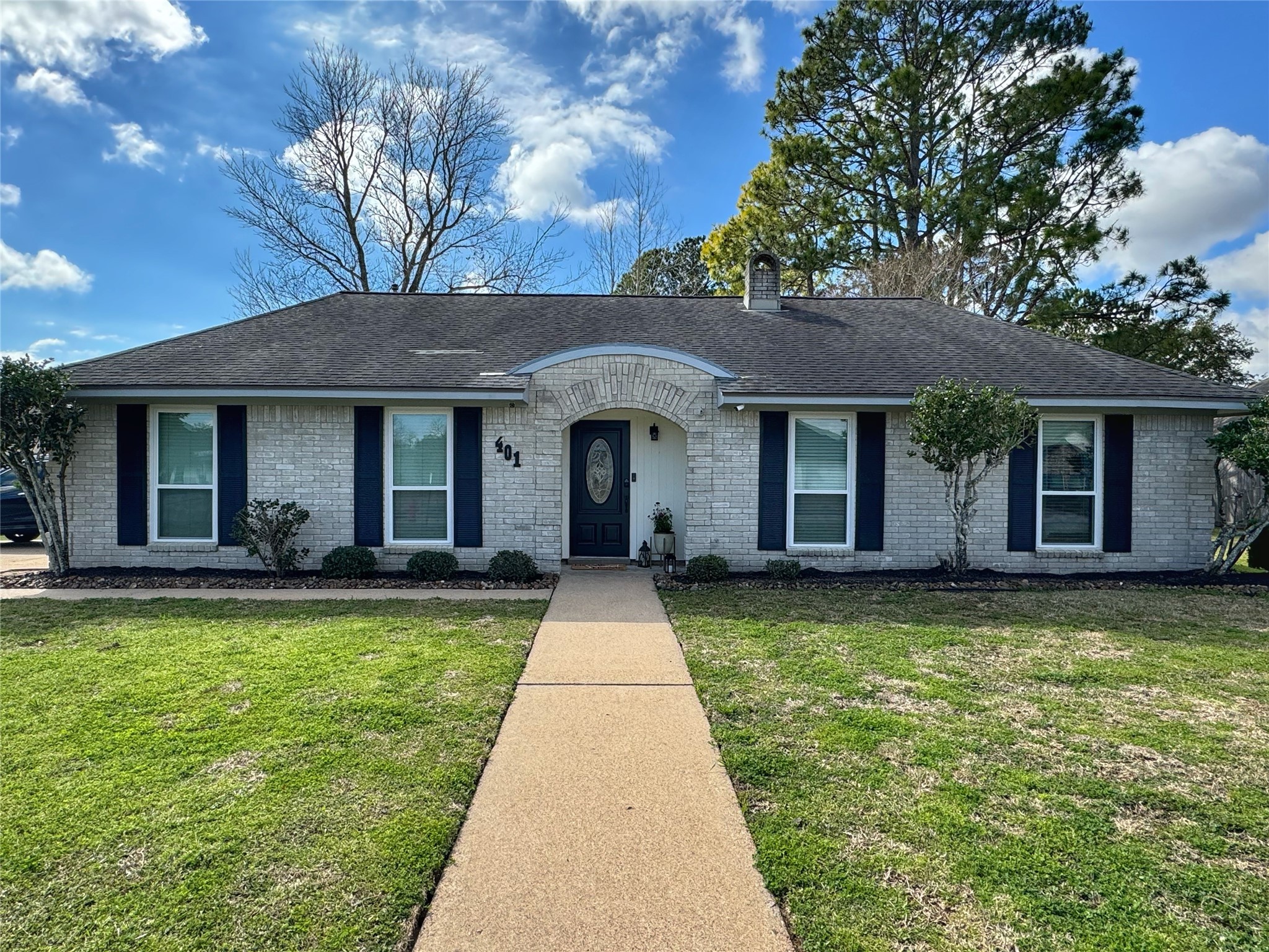 401 Countryside Drive West Columbia TX 77486