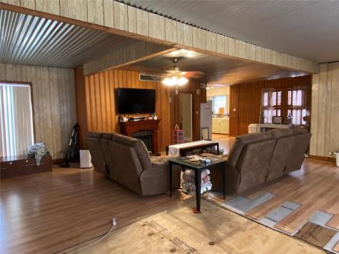 6814 Church Street Wallis TX 77485