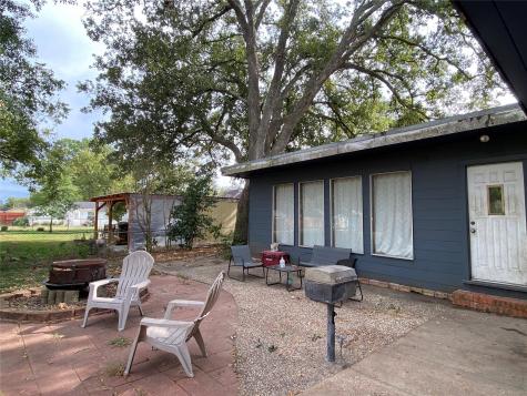 6814 Church Street Wallis TX 77485