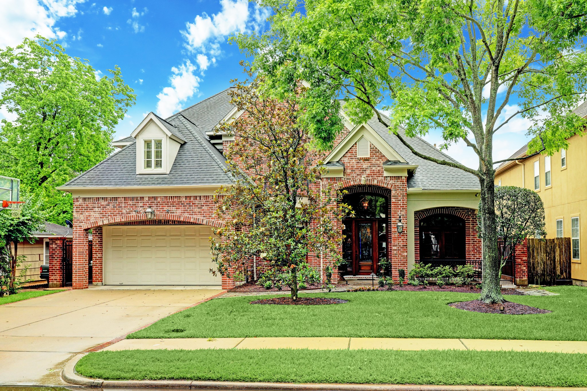 4809 Holly Street Bellaire TX 77401