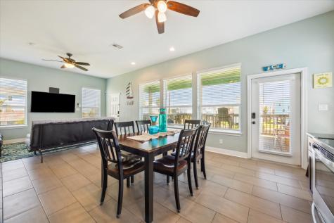 11216 Reagor Way Galveston TX 77554