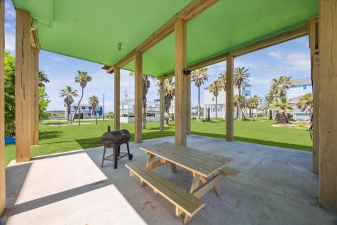 11216 Reagor Way Galveston TX 77554