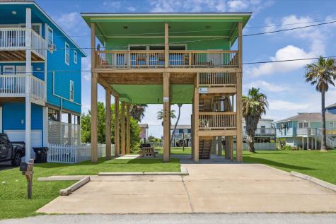 11216 Reagor Way Galveston TX 77554