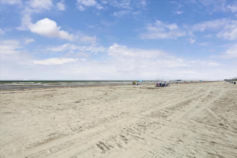 11216 Reagor Way Galveston TX 77554