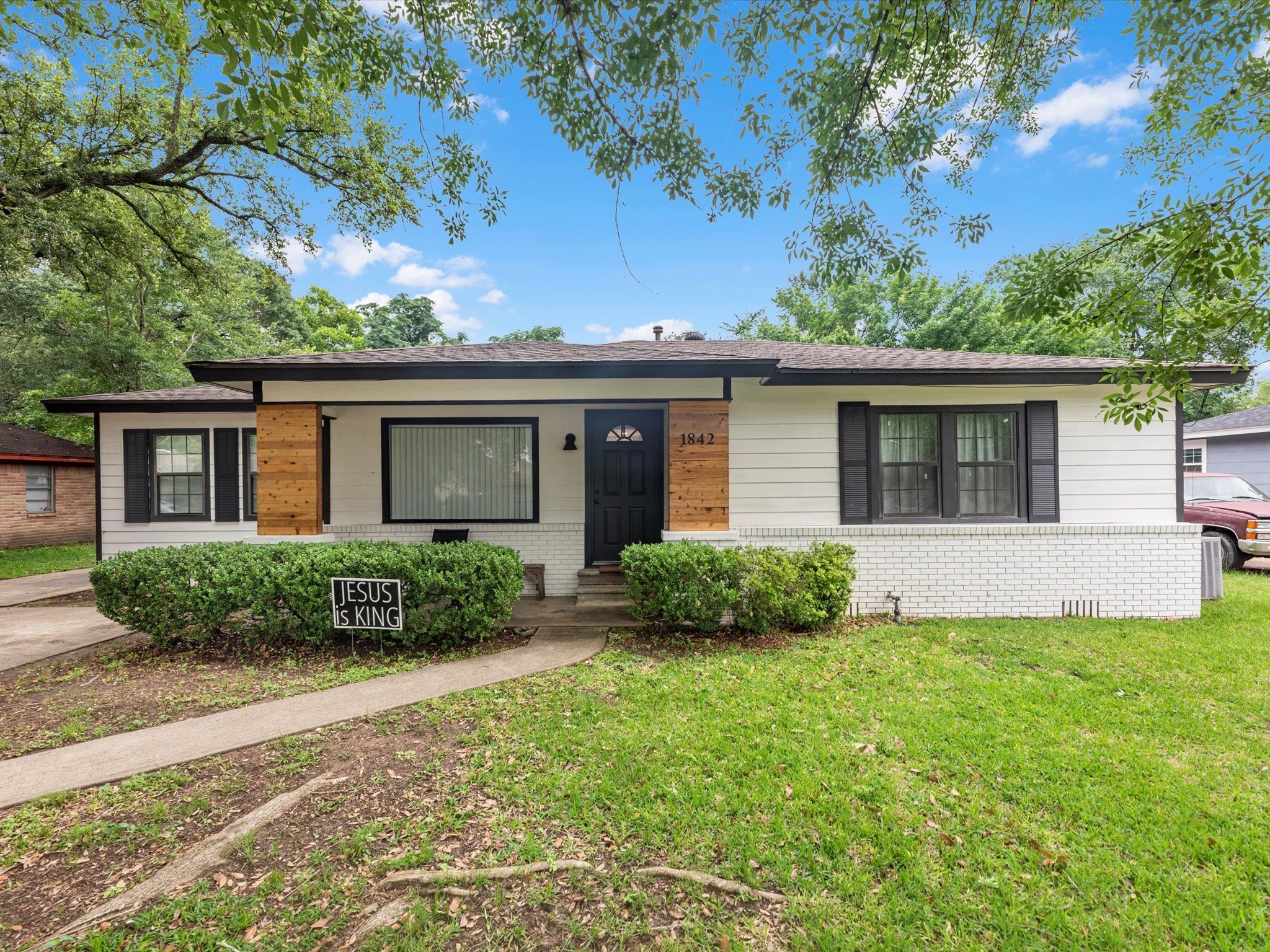 1842 N San Jacinto Street Liberty TX 77575