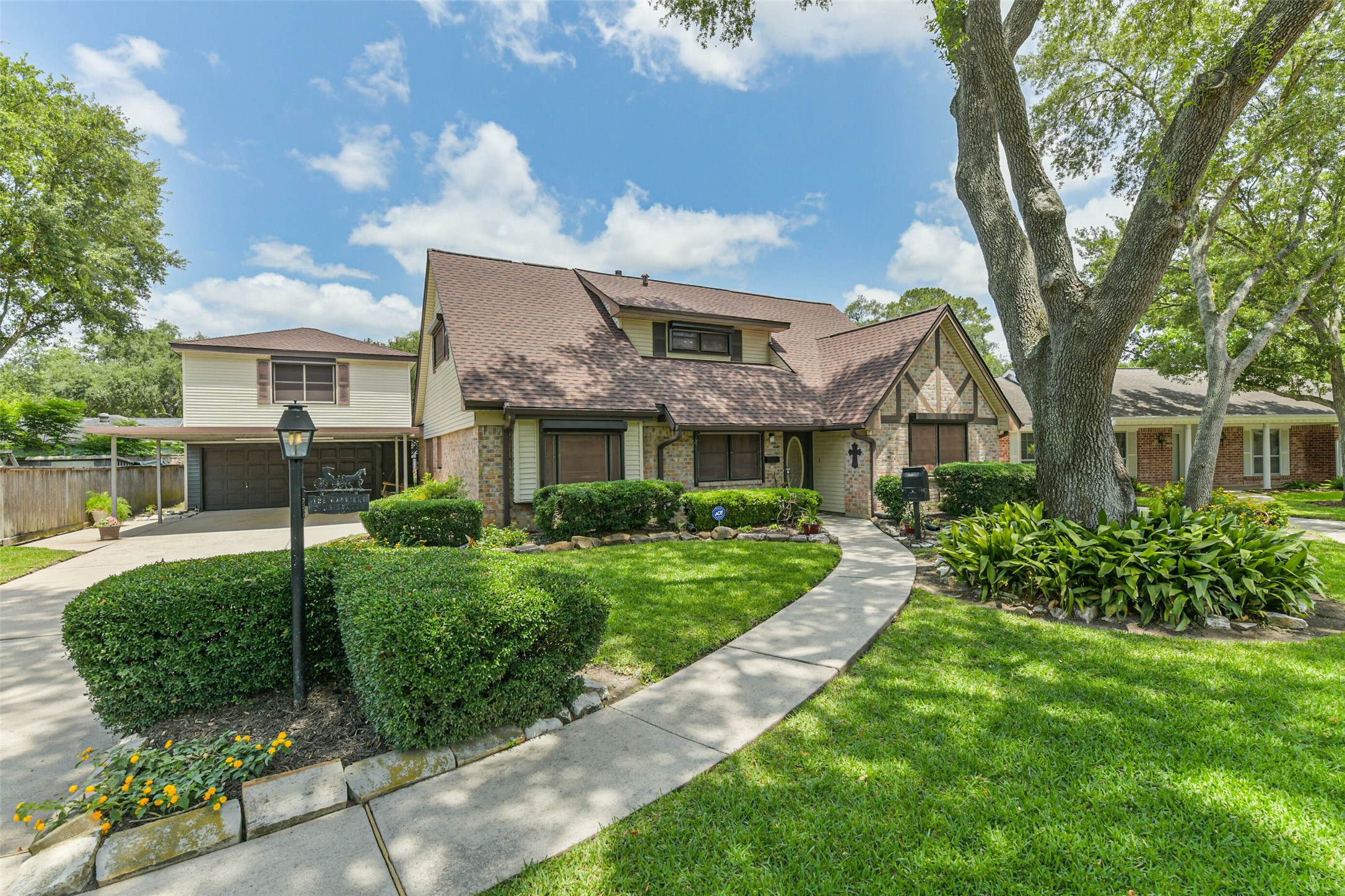 2905 Saxton Court Pearland TX 77581