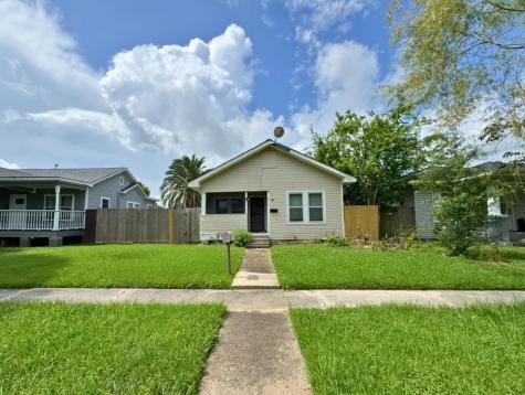 3215 Illinois Street Baytown TX 77520